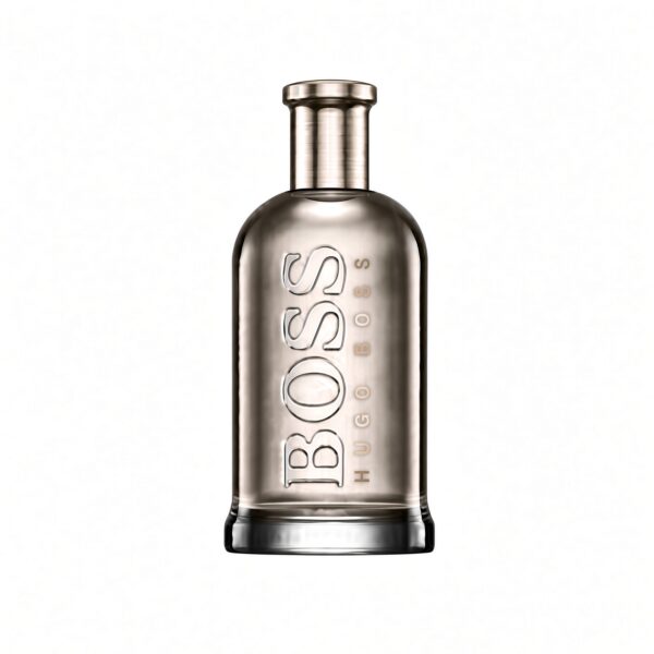Boss Bottled Eau de Toilette fles met zilveren dop op witte achtergrond Scherper en hogere kwaliteit